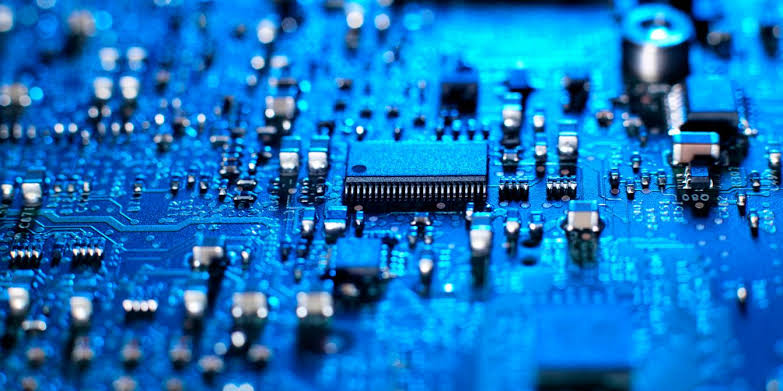 Lire la suite à propos de l’article Puce électronique révolutionnaire du MIT : une avancée majeure pour la productivité et le bien-être numérique