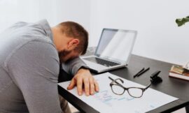 L&rsquo;IA au travail : un gain de temps réel ou une nouvelle charge mentale ?